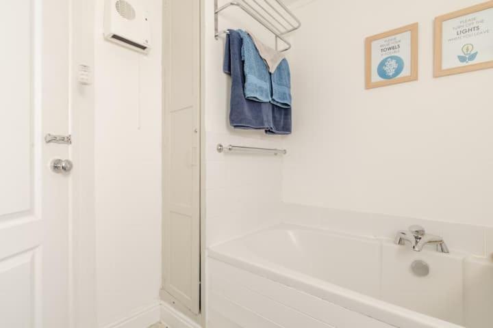 Dog Friendly Cottage 2 Mins To Beach With Hot Tub And Zappi Ev Lessingham Εξωτερικό φωτογραφία